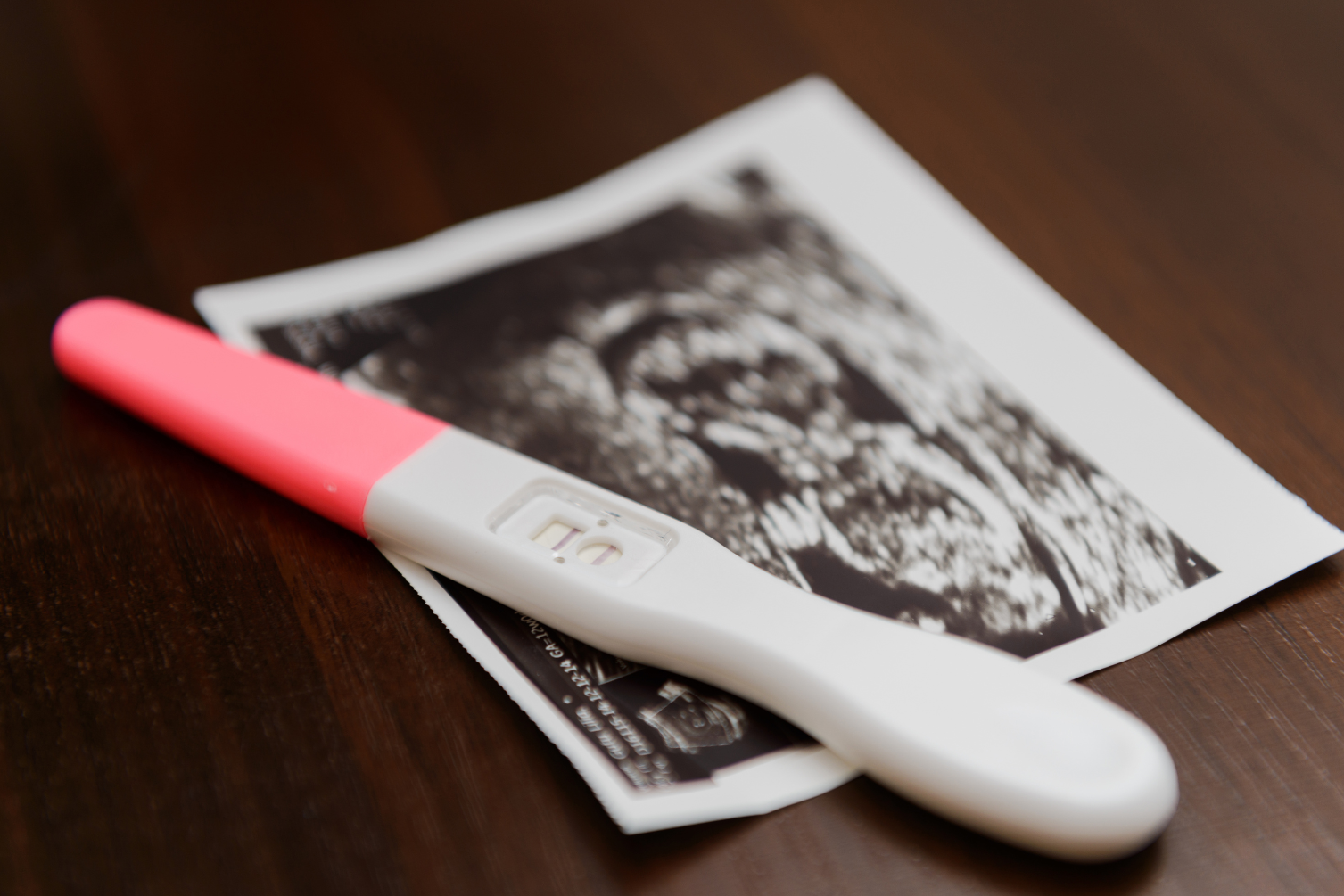 When is it safe to announce an IVF pregnancy? It depends on a few factors. Learn more and find IVF pregnancy announcement ideas in this blog post!
